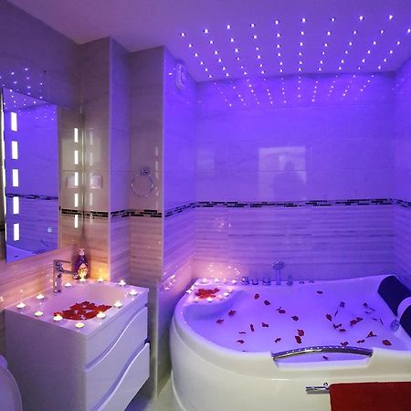 Front Beach Exclusive Apartments Struga Esterno foto