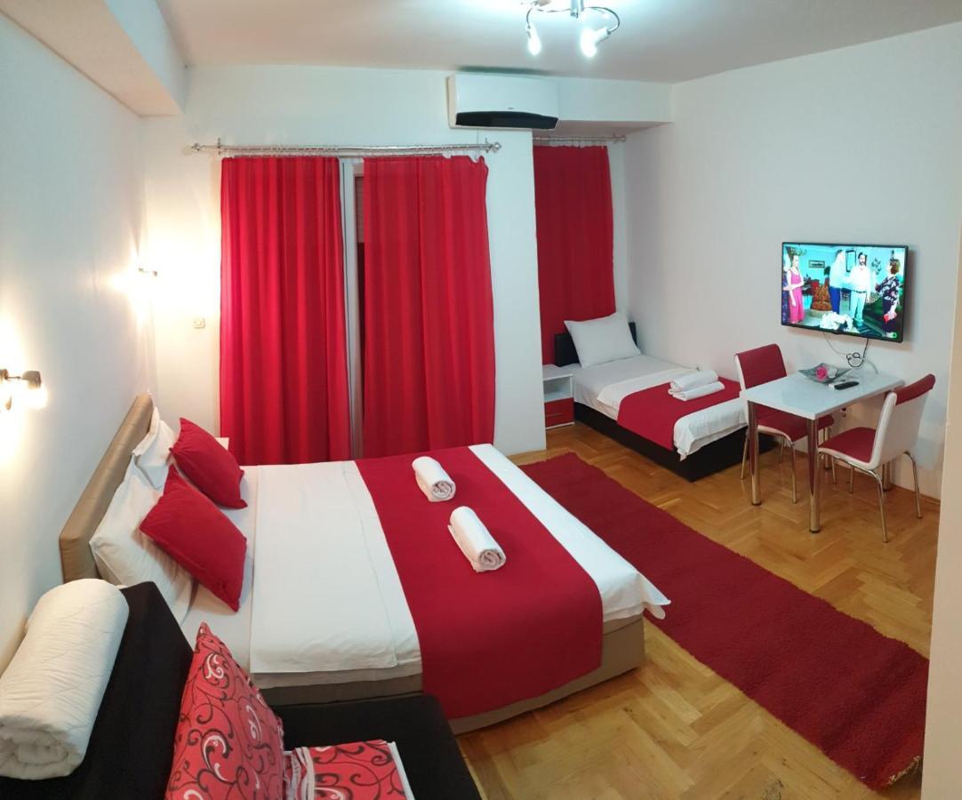 Front Beach Exclusive Apartments Struga Esterno foto