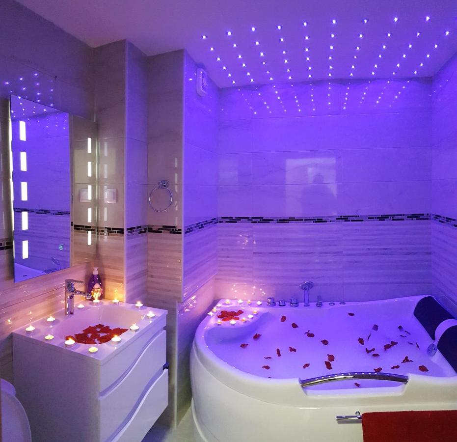 Front Beach Exclusive Apartments Struga Esterno foto