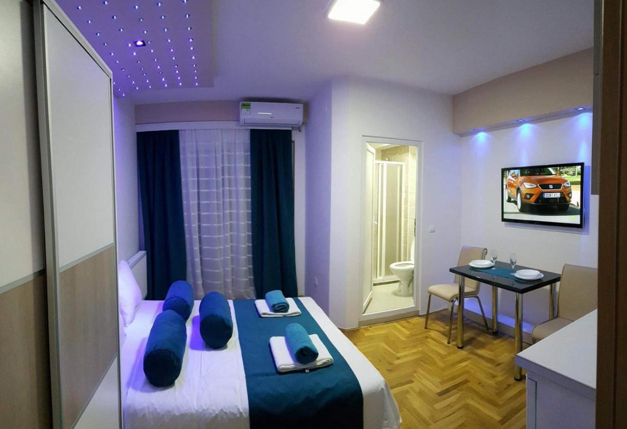 Front Beach Exclusive Apartments Struga Esterno foto