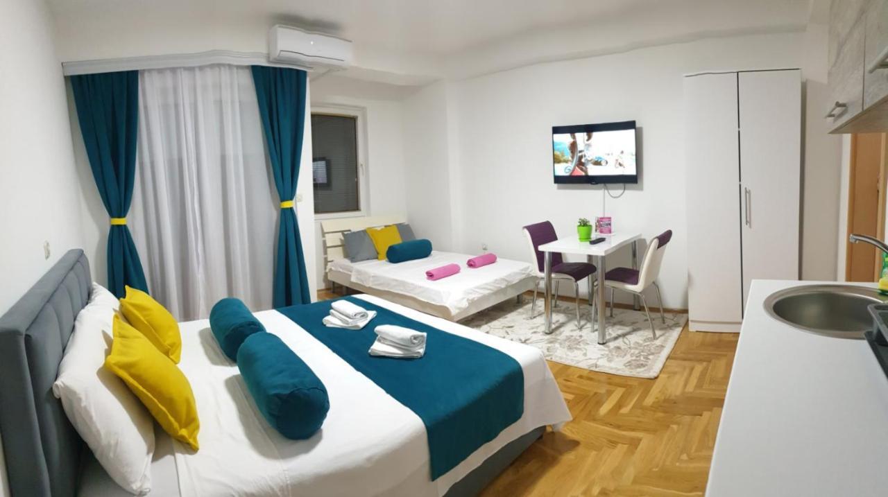 Front Beach Exclusive Apartments Struga Esterno foto