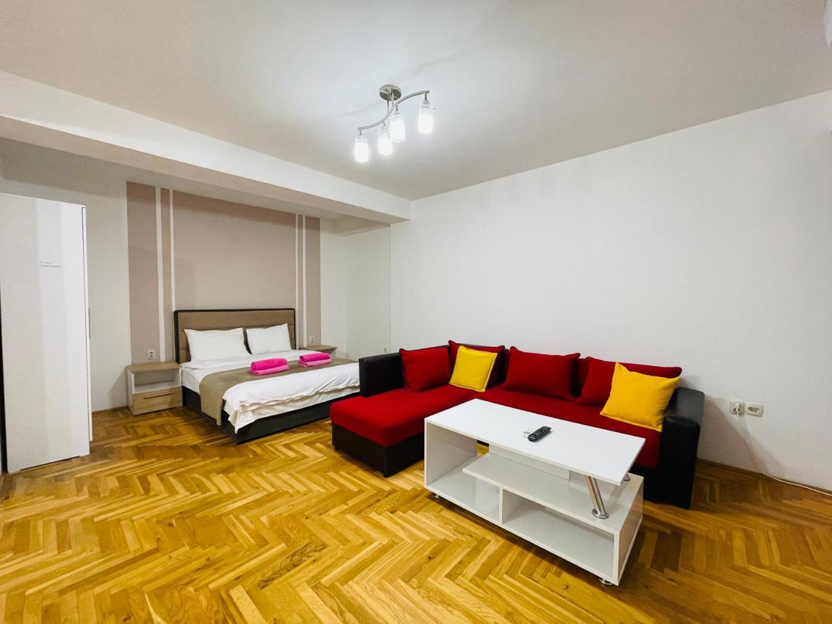 Front Beach Exclusive Apartments Struga Esterno foto