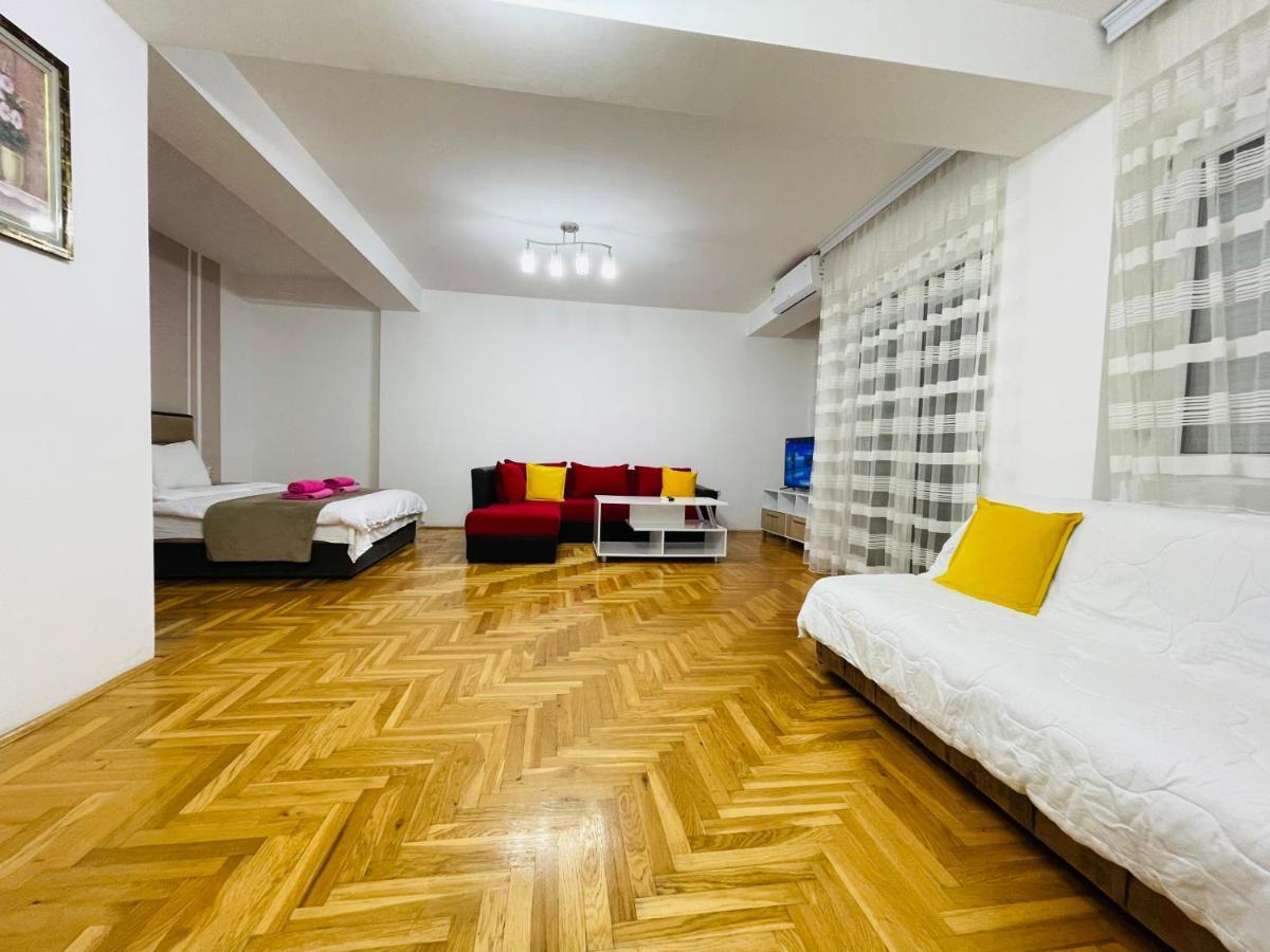 Front Beach Exclusive Apartments Struga Esterno foto