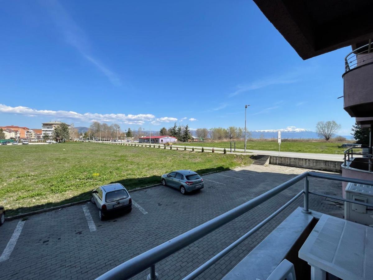 Front Beach Exclusive Apartments Struga Esterno foto