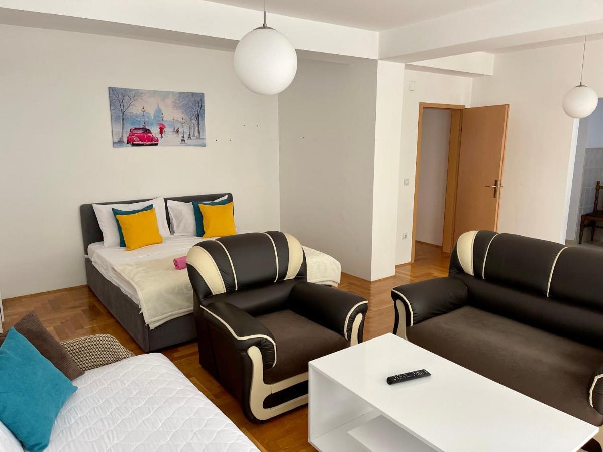 Front Beach Exclusive Apartments Struga Esterno foto