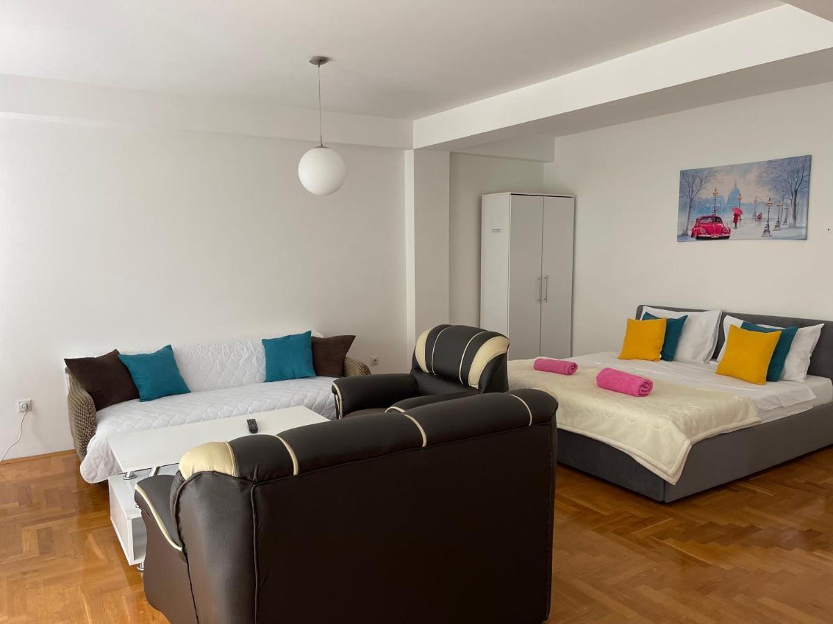 Front Beach Exclusive Apartments Struga Esterno foto