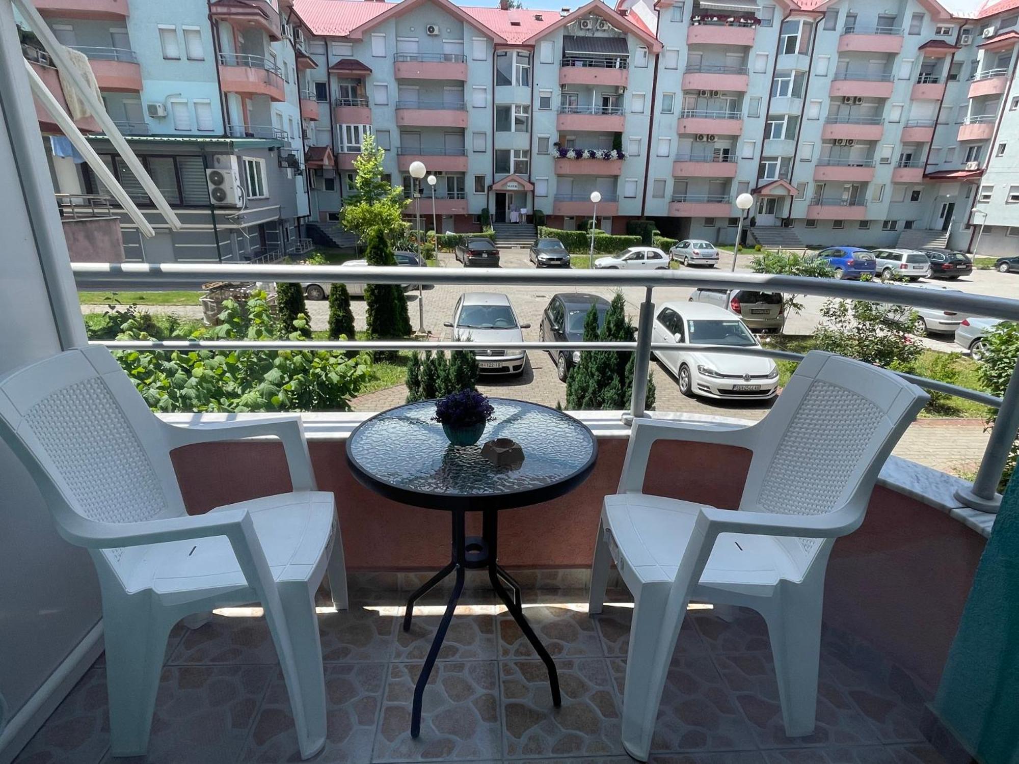 Front Beach Exclusive Apartments Struga Esterno foto