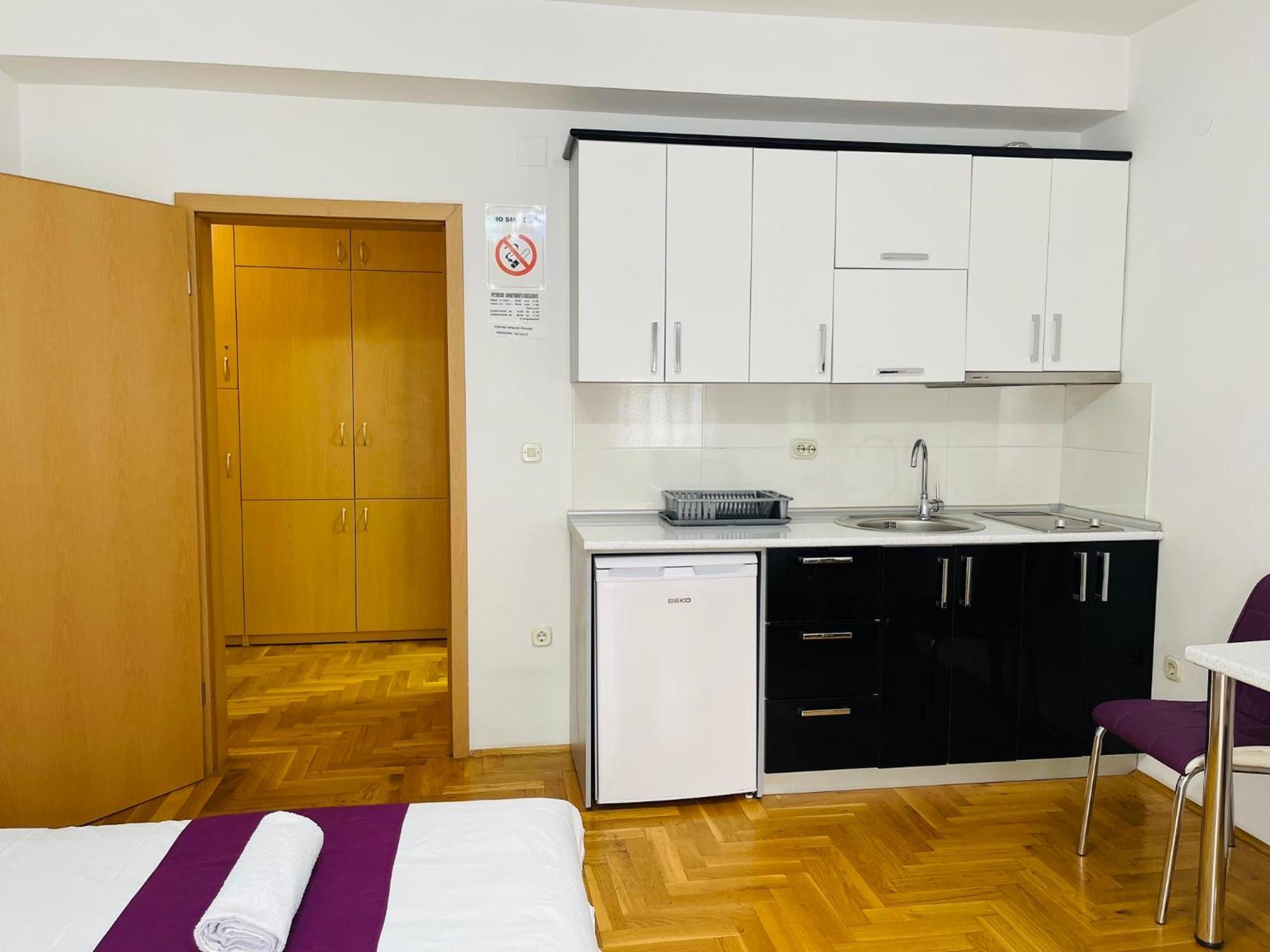 Front Beach Exclusive Apartments Struga Esterno foto