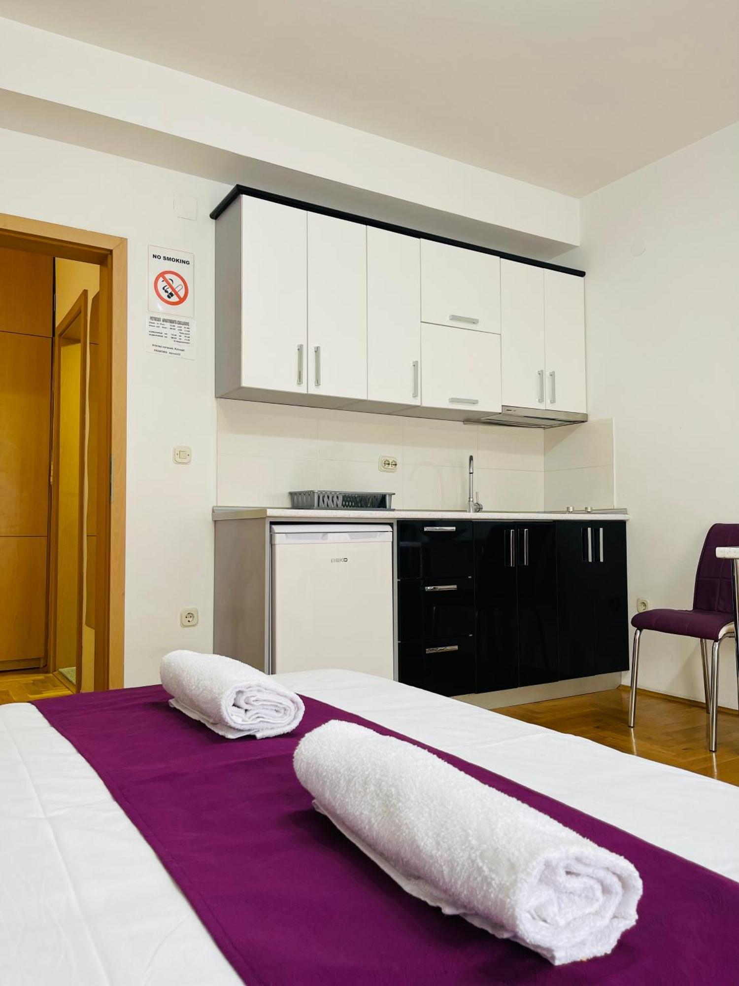Front Beach Exclusive Apartments Struga Esterno foto
