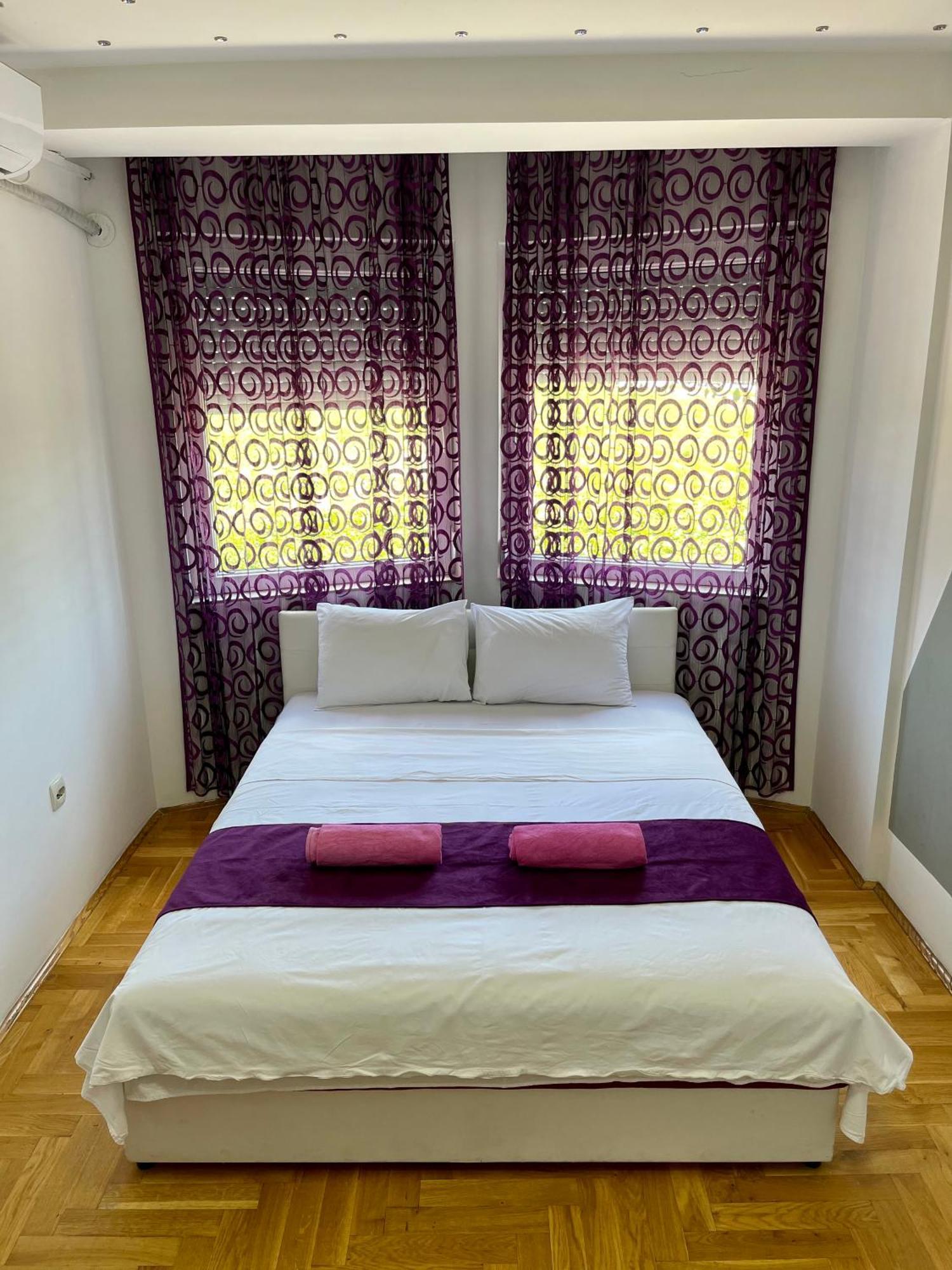 Front Beach Exclusive Apartments Struga Esterno foto