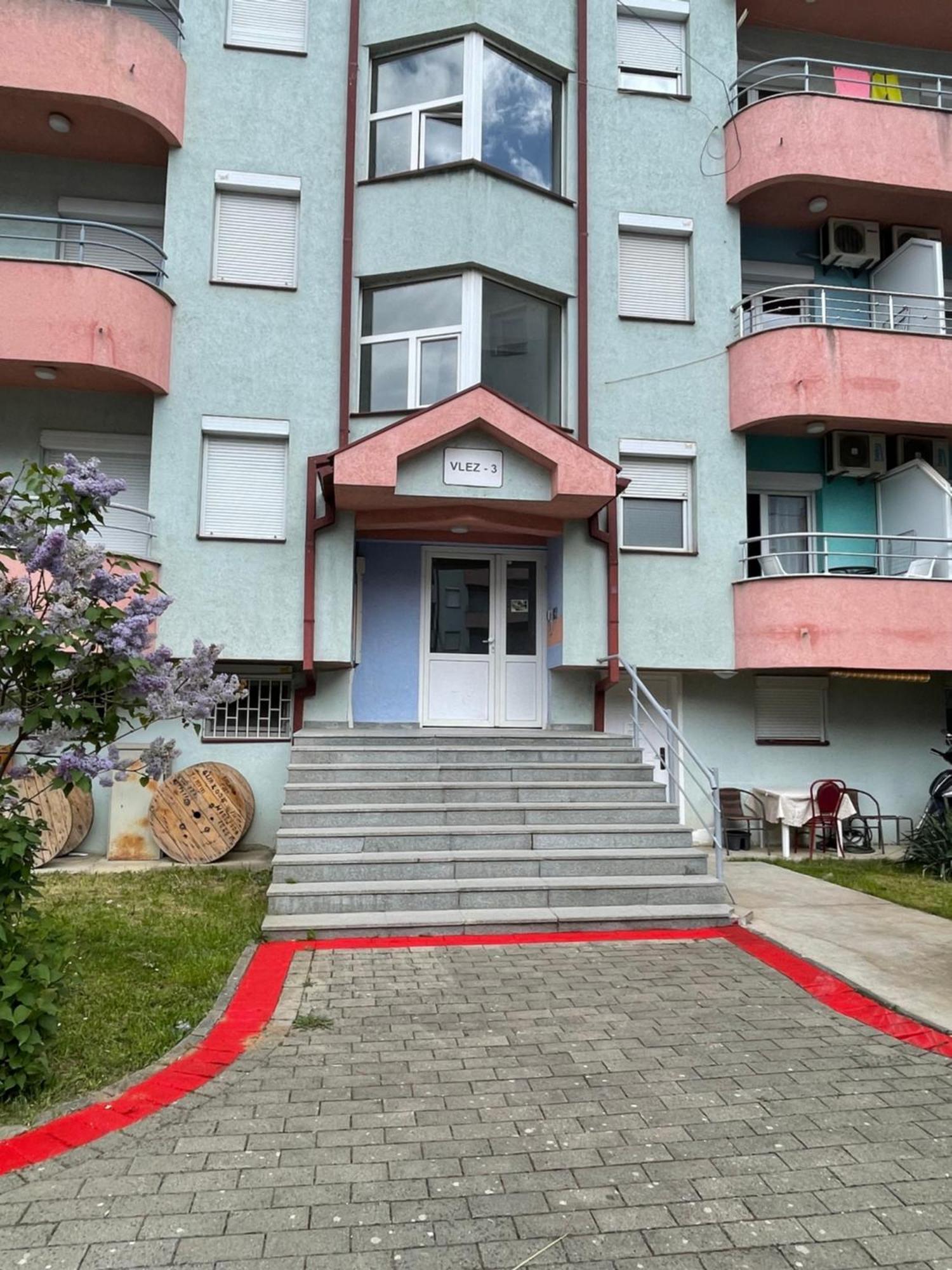 Front Beach Exclusive Apartments Struga Esterno foto