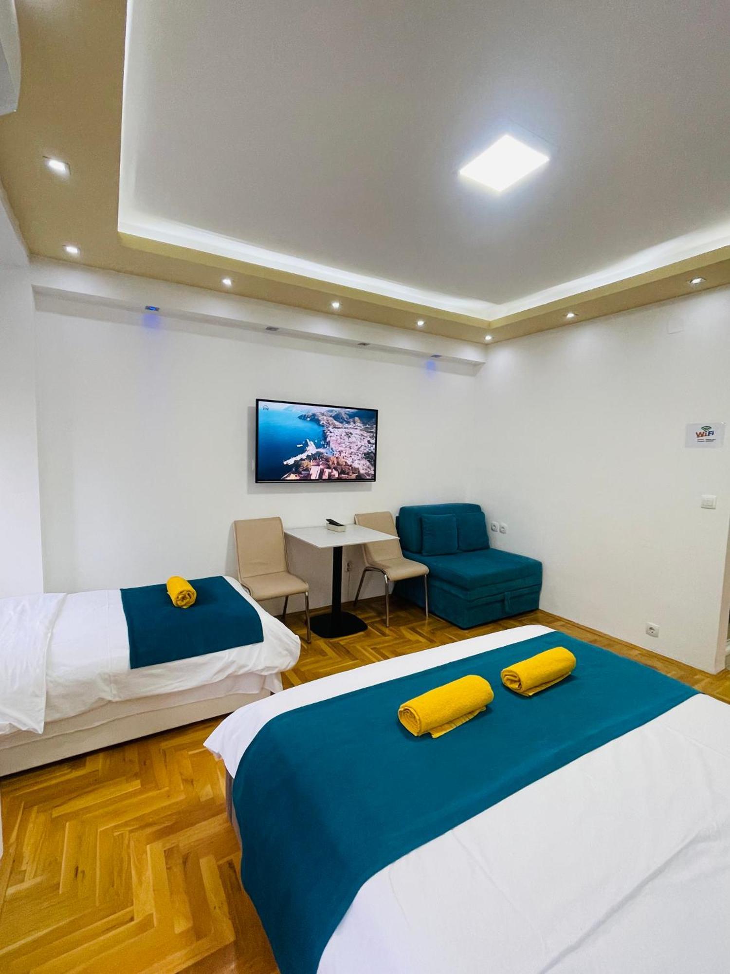 Front Beach Exclusive Apartments Struga Esterno foto