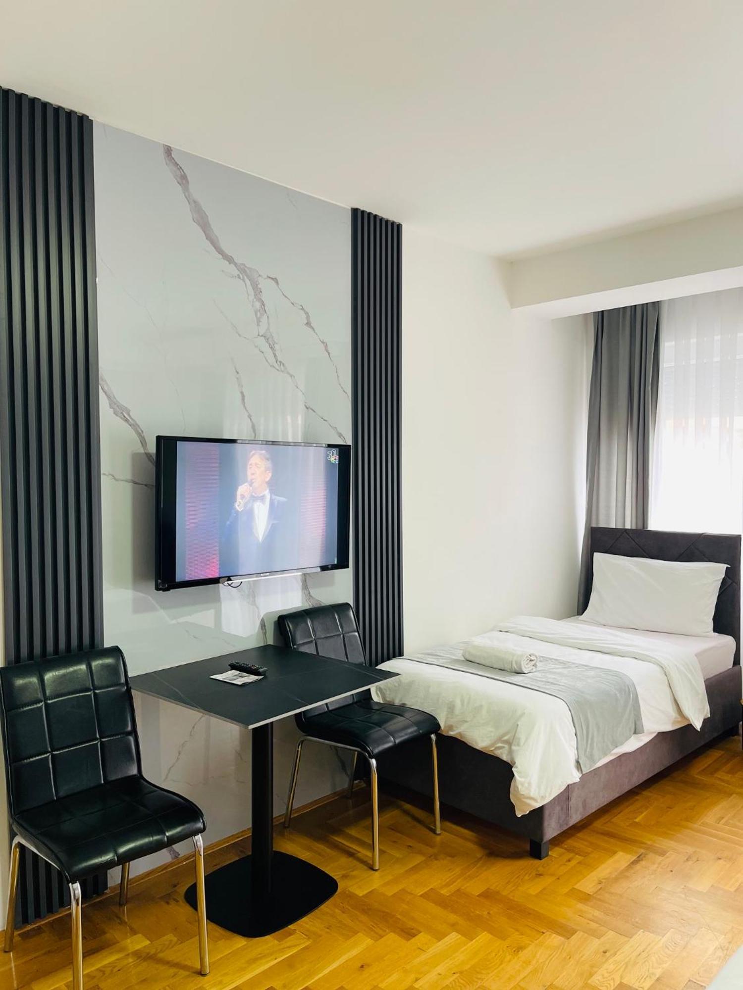 Front Beach Exclusive Apartments Struga Esterno foto