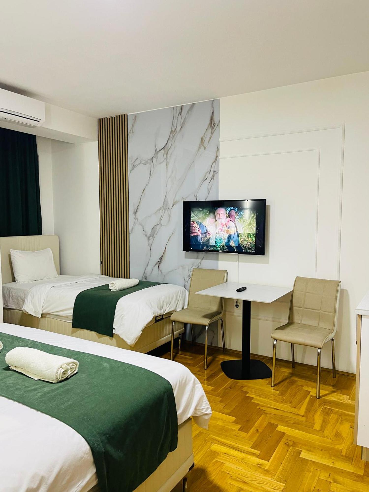 Front Beach Exclusive Apartments Struga Esterno foto